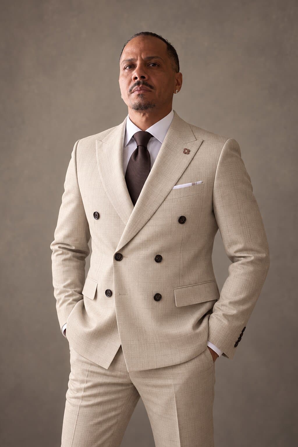 Dorian Beige worn