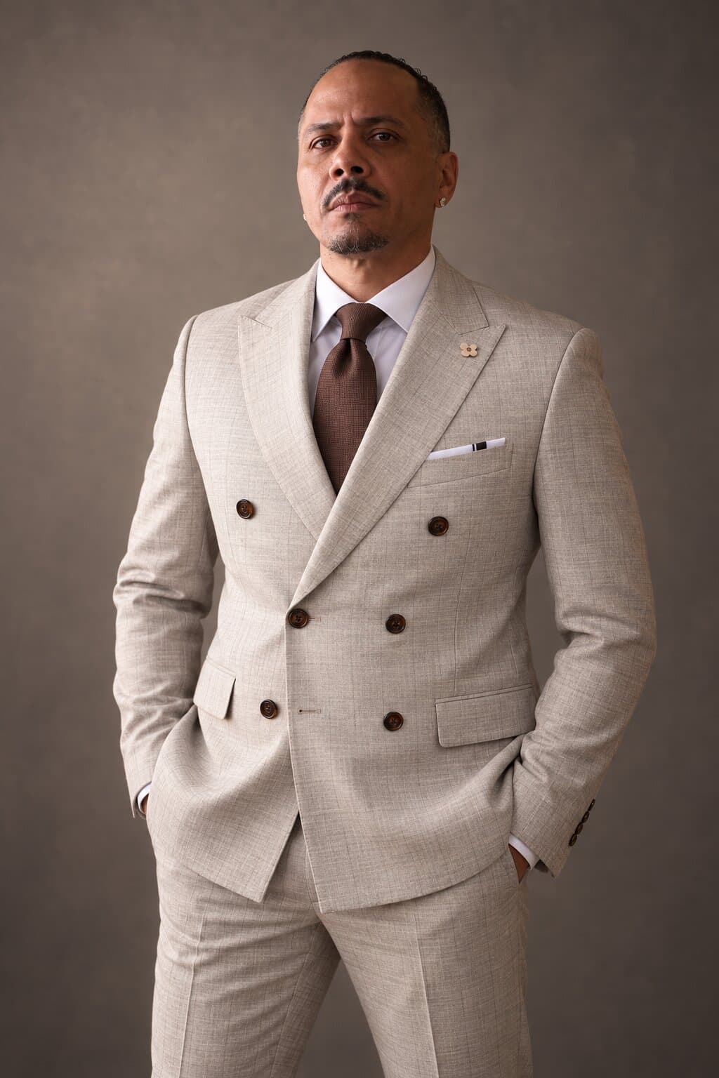 Dorian Grayish Beige worn