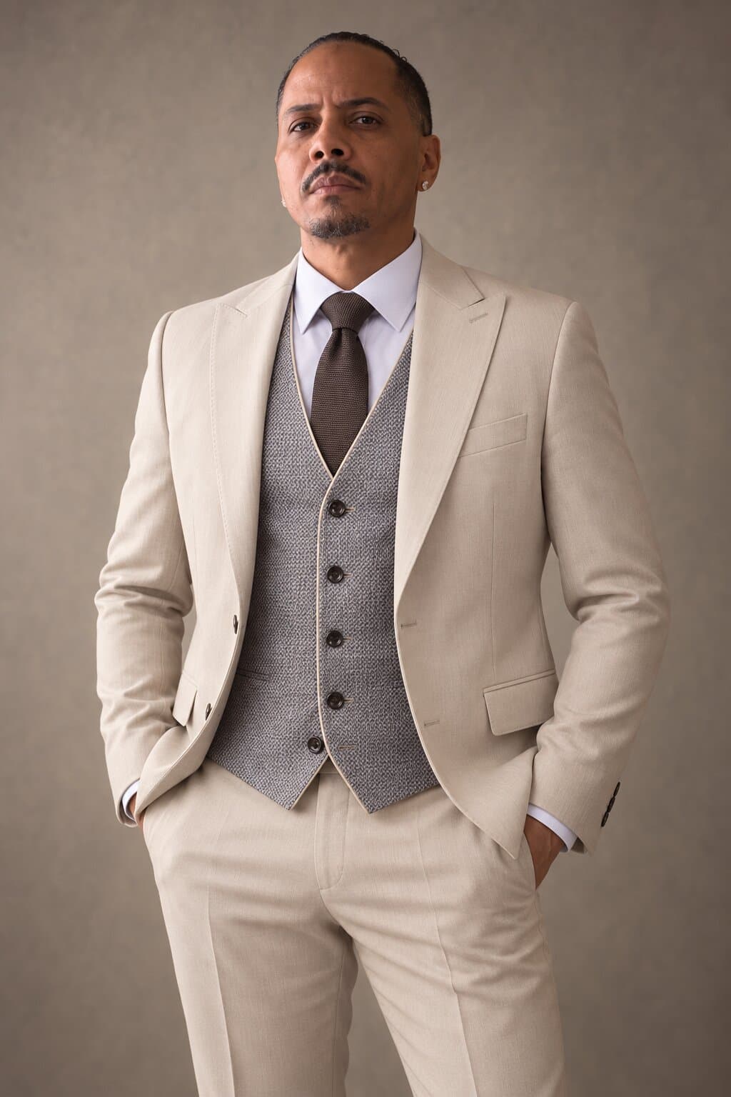 Valen Light Beige worn