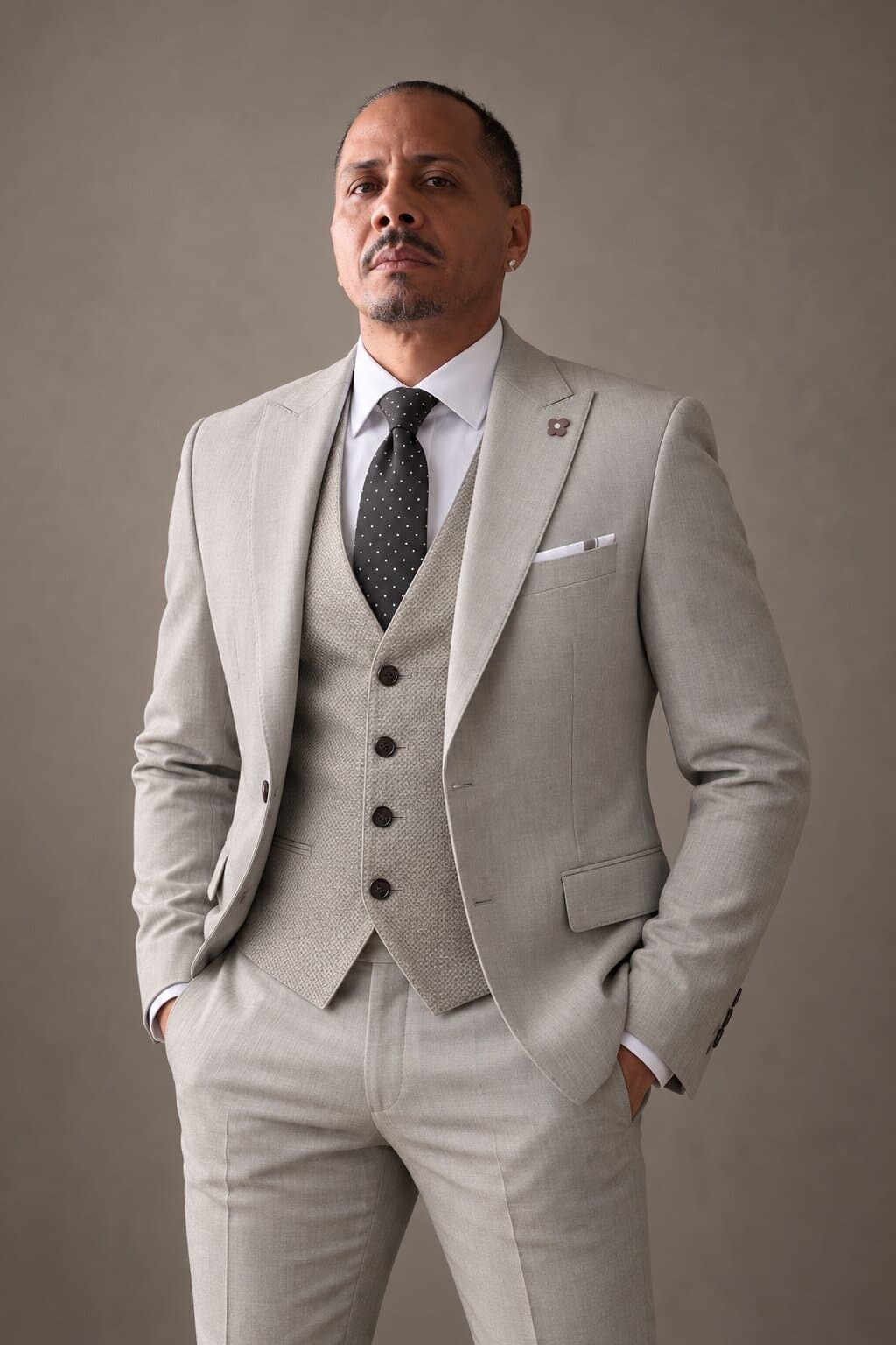 Valen Warm Gray worn